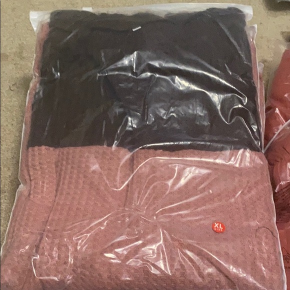 Two Tone Pink Waffle Top Most Comfortable Top Ever - Picture 6 of 6